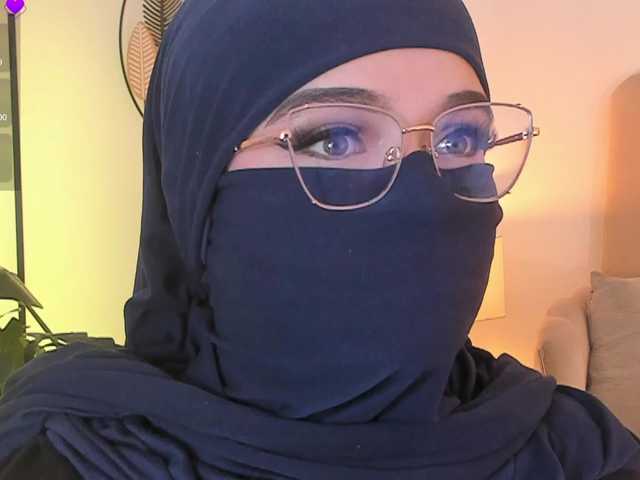 anna-henao's BongaCams show and profile