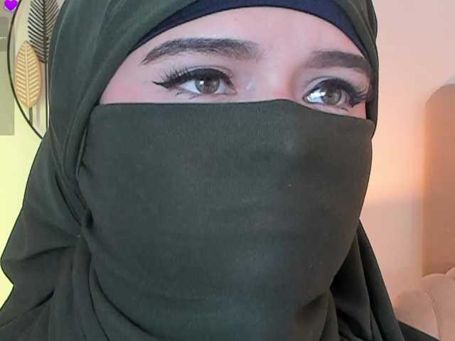 anna-henao's BongaCams show and profile