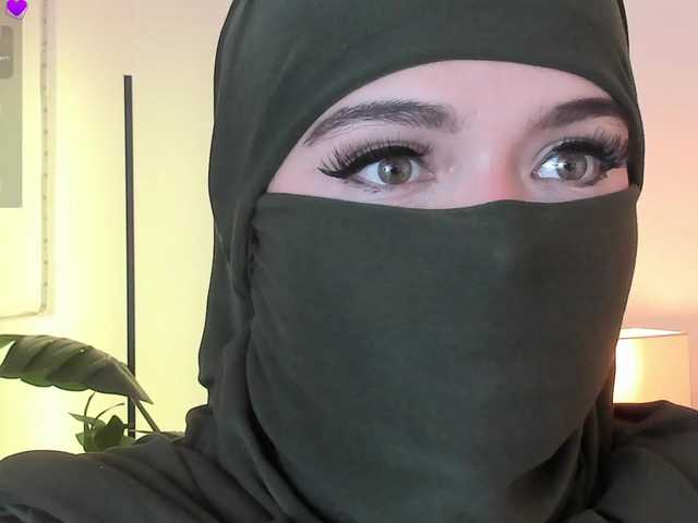 anna-henao's BongaCams show and profile