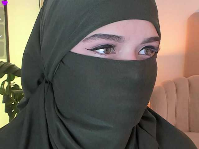 anna-henao's BongaCams show and profile