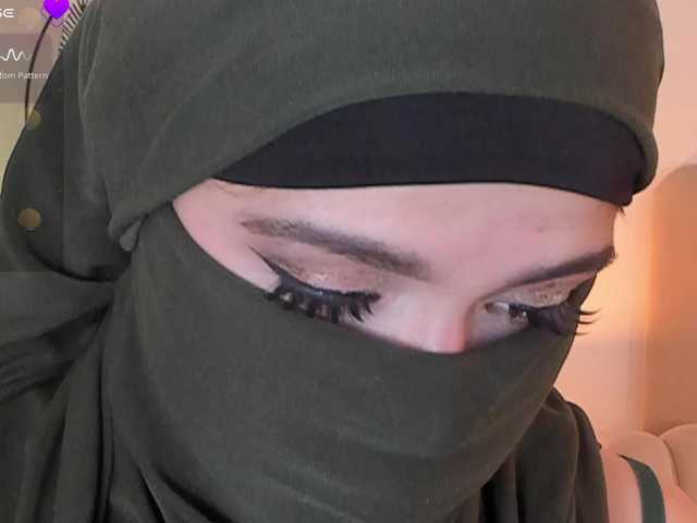 anna-henao's BongaCams show and profile