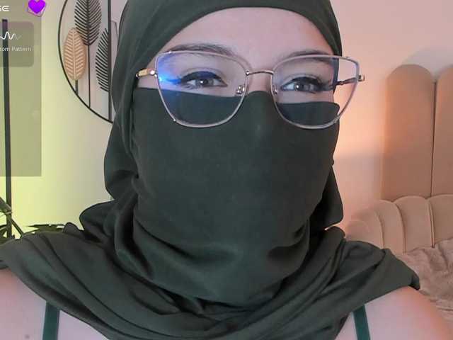 anna-henao's BongaCams show and profile