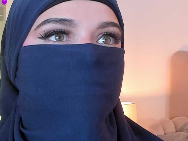 anna-henao's BongaCams show and profile