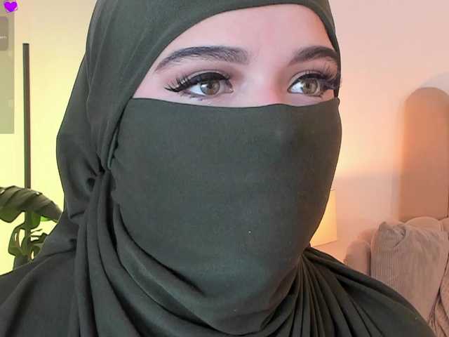 anna-henao's BongaCams show and profile