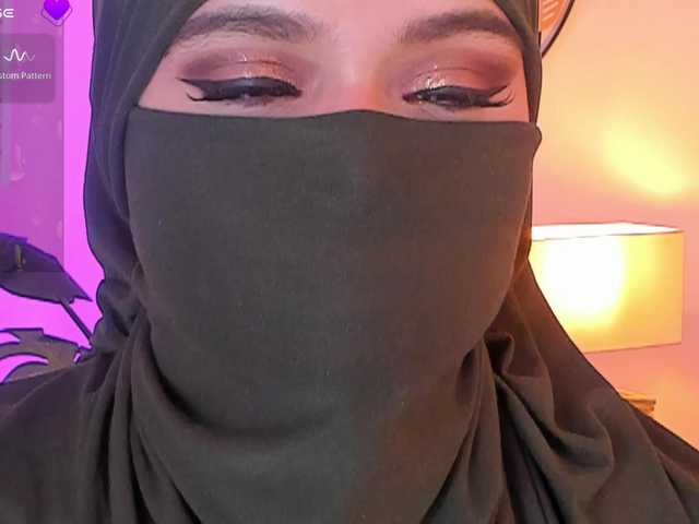 anna-henao's BongaCams show and profile