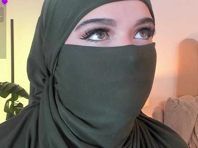 anna-henao's BongaCams show and profile