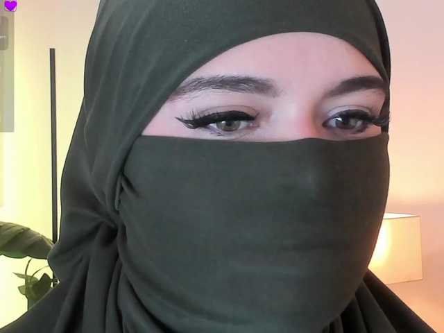 anna-henao's BongaCams show and profile