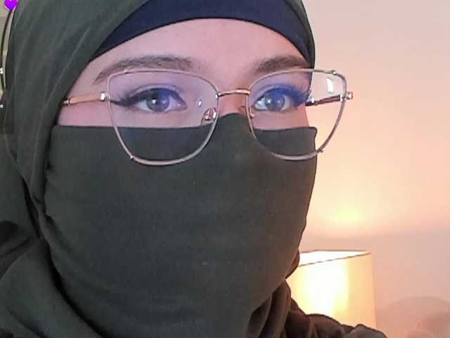 anna-henao's BongaCams show and profile