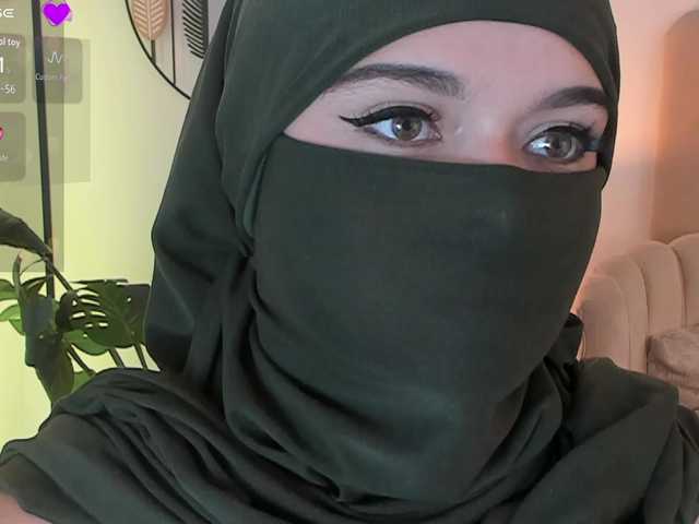 anna-henao's BongaCams show and profile