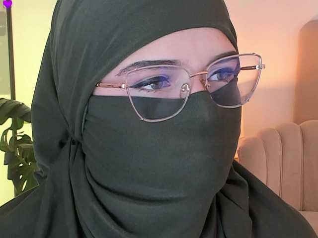 anna-henao's BongaCams show and profile