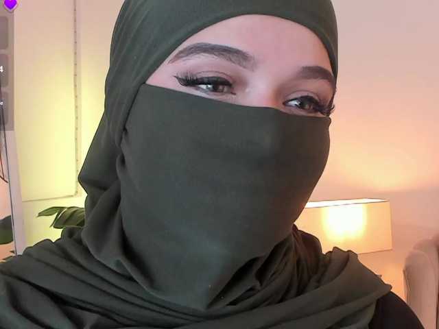 anna-henao's BongaCams show and profile