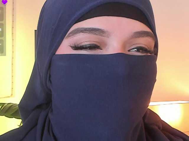 anna-henao's BongaCams show and profile