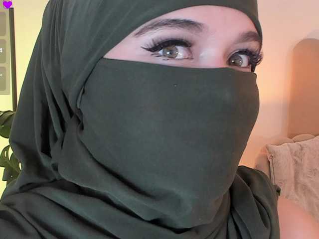 anna-henao's BongaCams show and profile