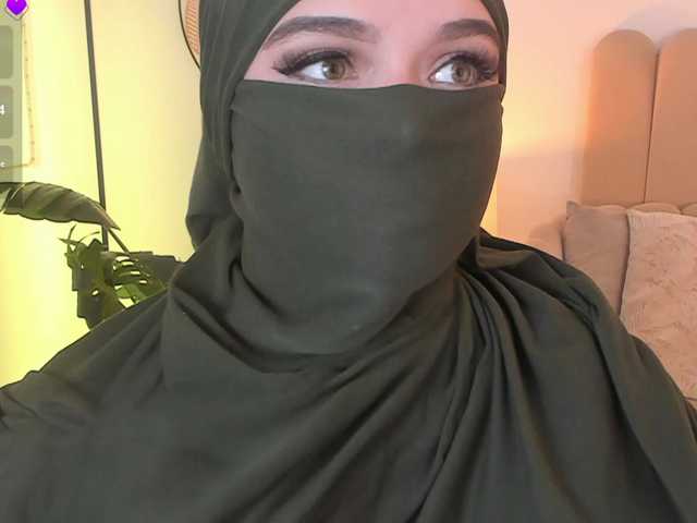 anna-henao's BongaCams show and profile