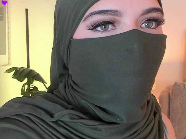 anna-henao's BongaCams show and profile