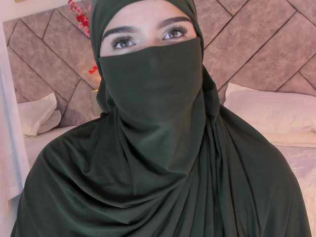 anna-henao's BongaCams show and profile