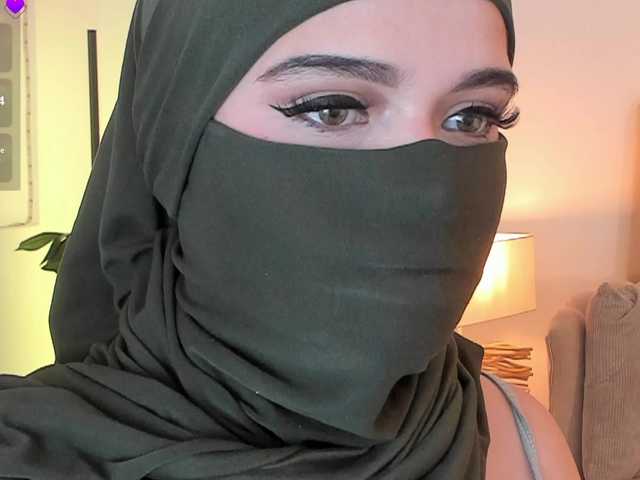 anna-henao's BongaCams show and profile