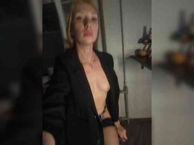 AnnaMaks12 webcam
