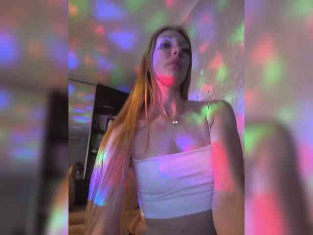 AnnaMaks12 webcam