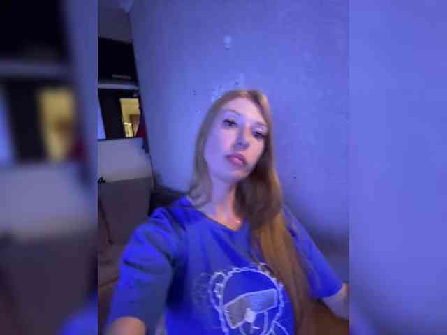 AnnaMaks12 webcam