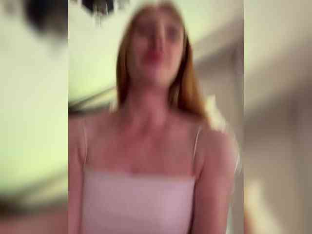 AnnaMaks12 webcam
