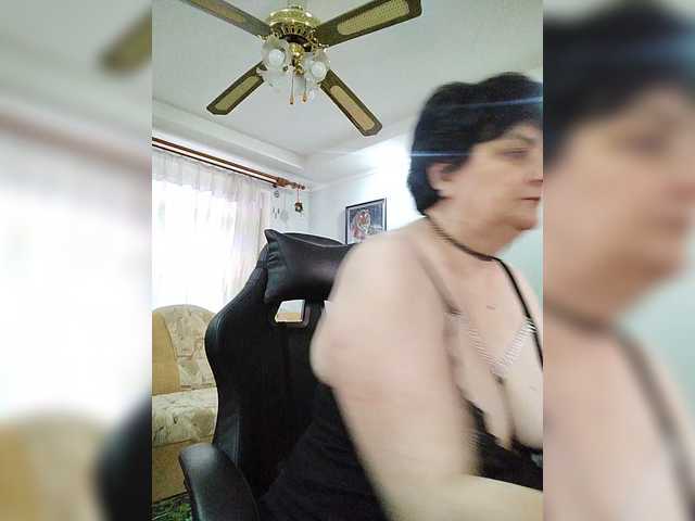 IsXLoves's BongaCams show and profile