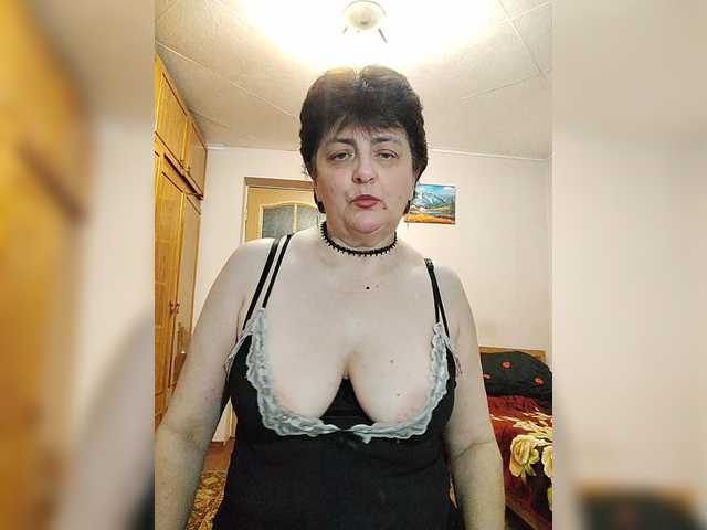 IsXLoves from BongaCams