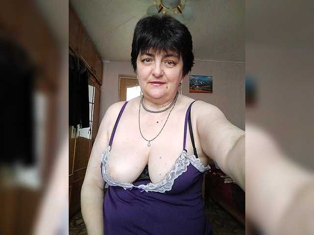 IsXLoves from BongaCams