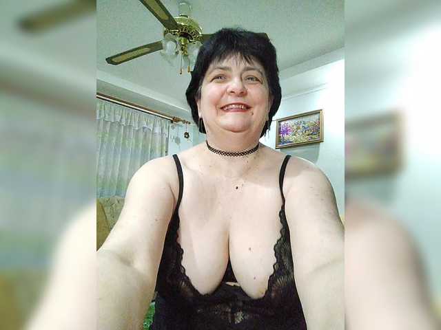 IsXLoves's BongaCams show and profile