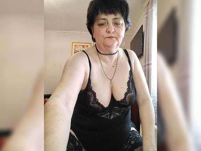 IsXLoves's BongaCams show and profile