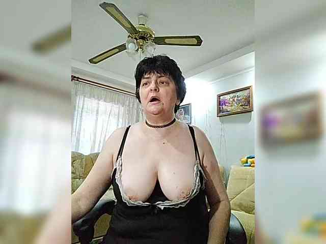 IsXLoves webcam