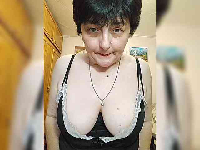 IsXLoves webcam