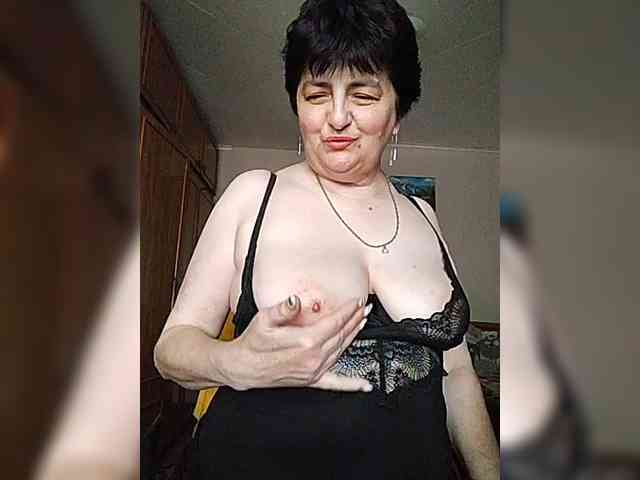 IsXLoves webcam