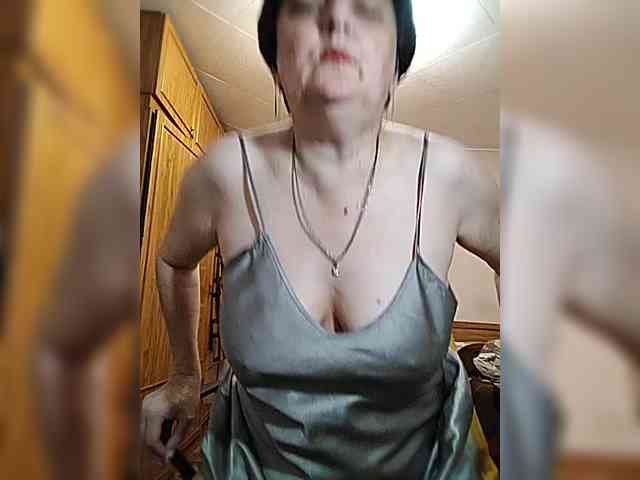IsXLoves webcam