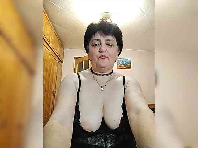 IsXLoves webcam