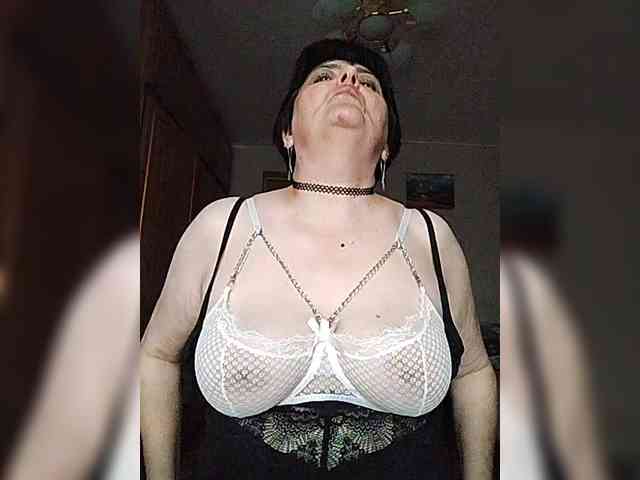 IsXLoves webcam