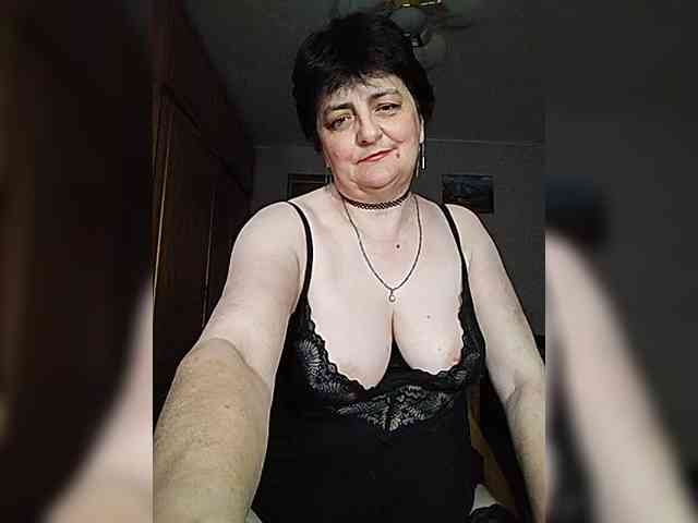 IsXLoves webcam