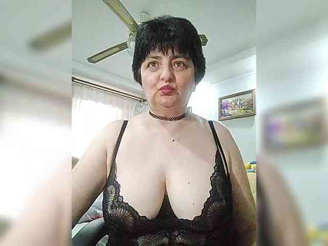 IsXLoves webcam