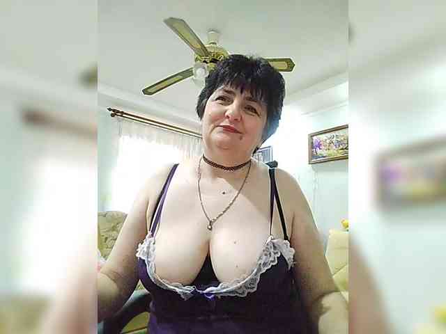 IsXLoves webcam