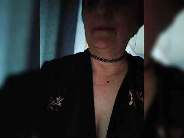IsXLoves webcam