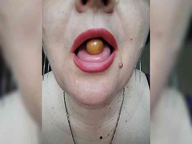 IsXLoves webcam