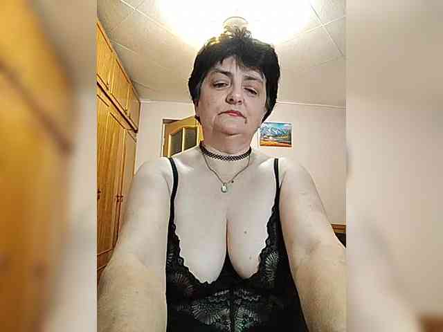 IsXLoves webcam