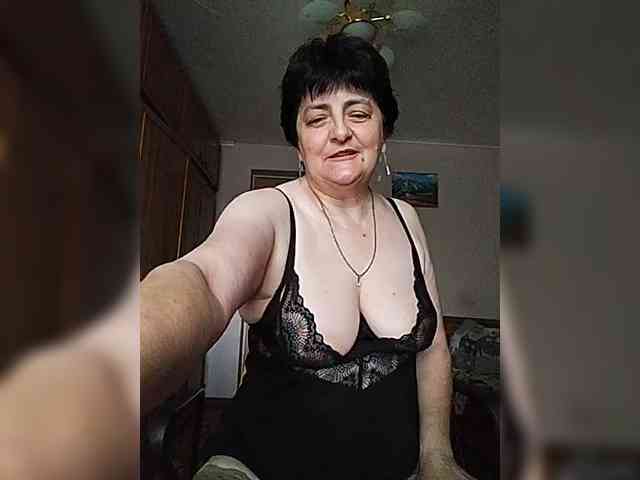 IsXLoves webcam