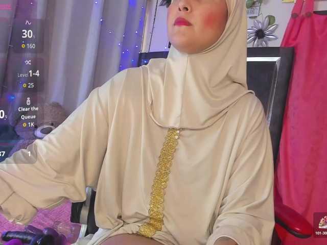 AishaAmin's BongaCams show and profile