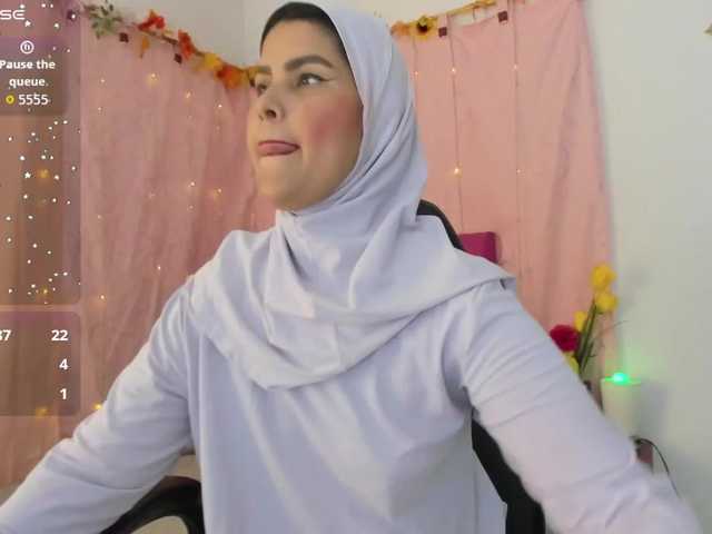 AishaAmin's BongaCams show and profile