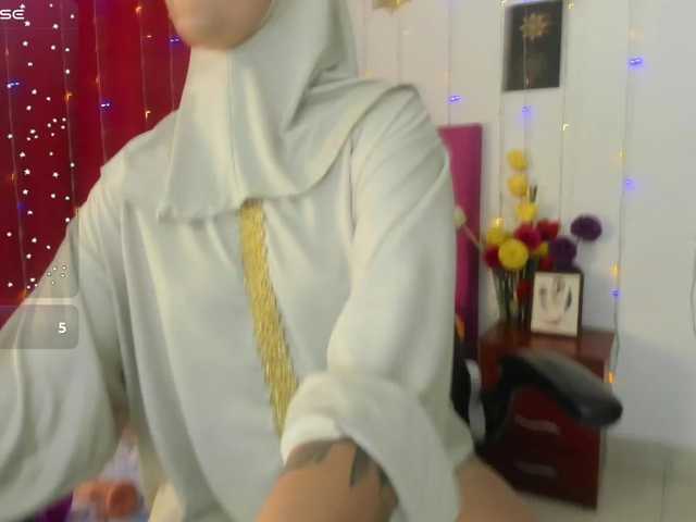 AishaAmin's BongaCams show and profile