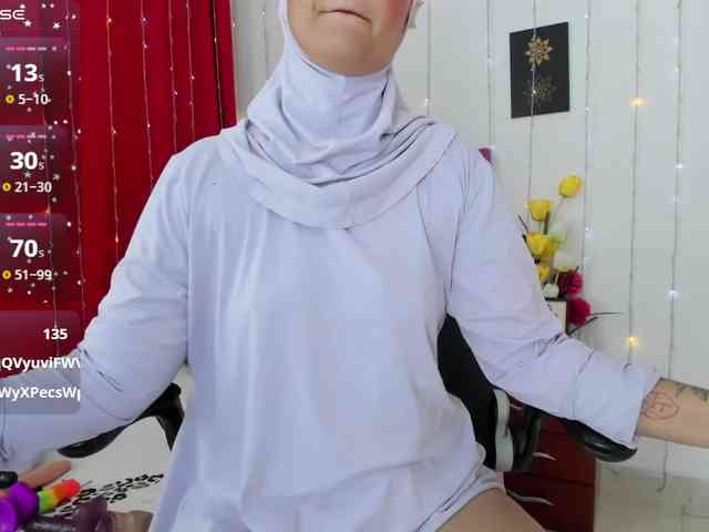 AishaAmin webcam
