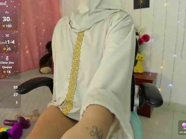 AishaAmin webcam