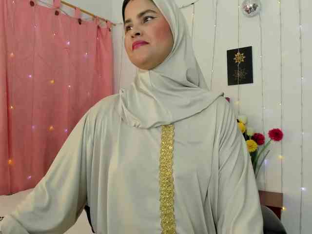 AishaAmin webcam