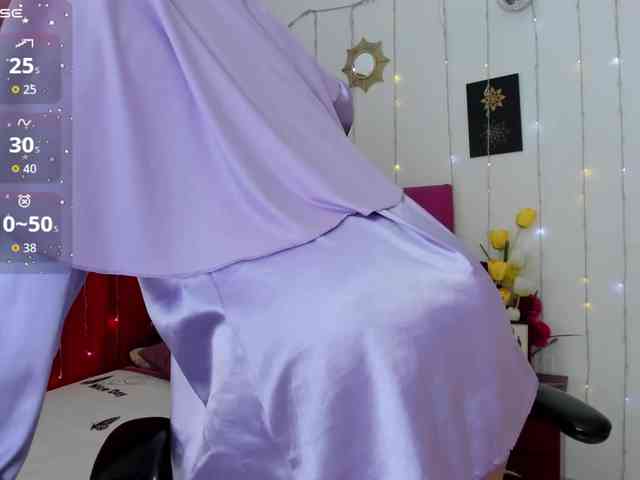 AishaAmin webcam